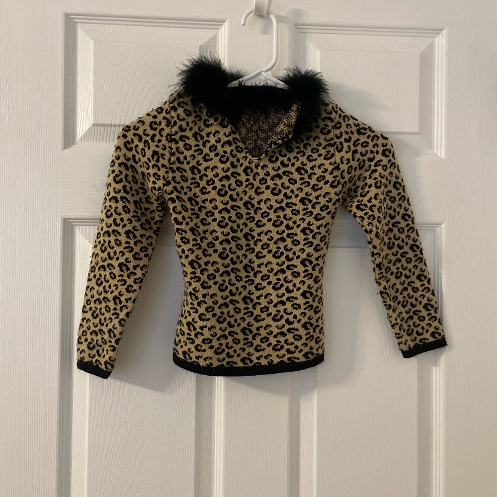 Leopard Print Sweater with Faux Fur Collar